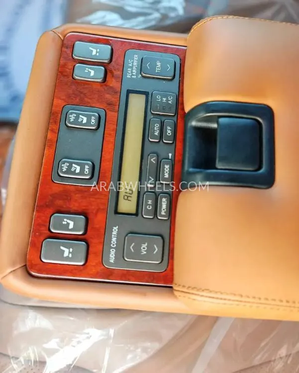 Lexus LS 2006 for Sale in Sharjah Image-13