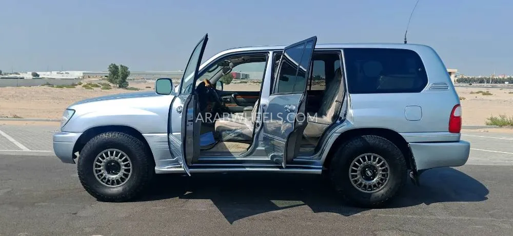 لكزس LX 2005 for Sale in الشارقة Image-14