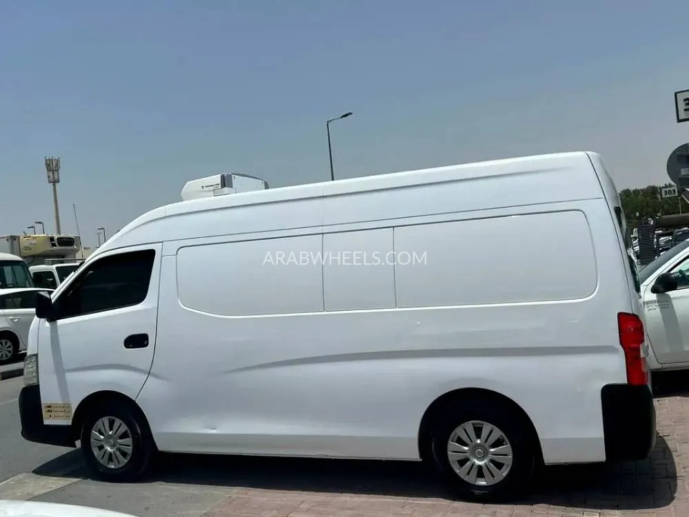 Nissan Urvan 2020 for Sale in Sharjah Image-9