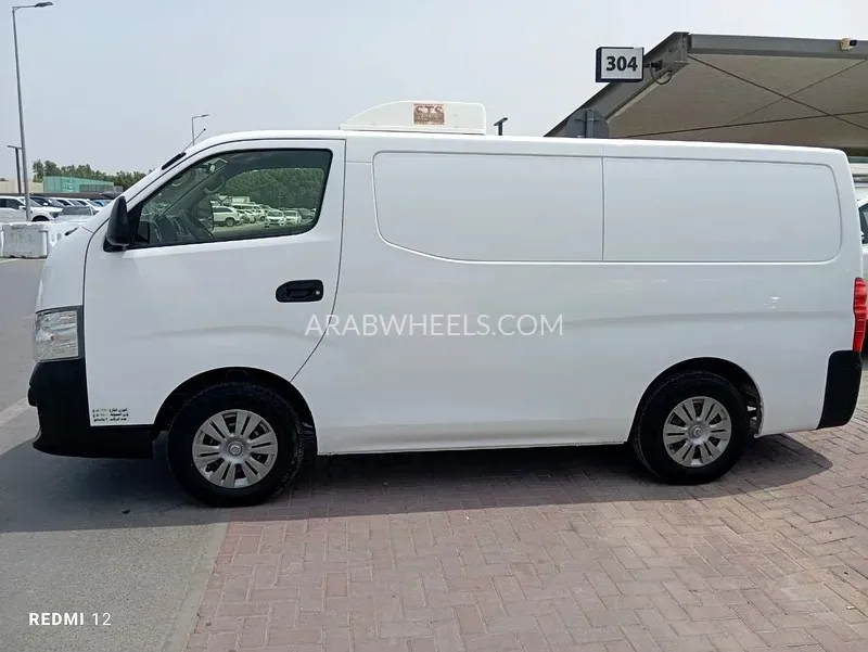 Nissan Urvan 2020 for Sale in Sharjah Image-7