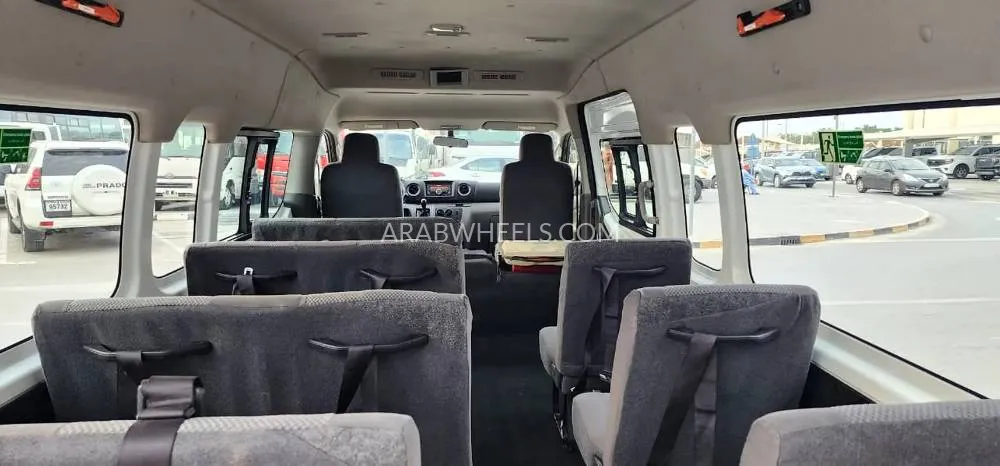 Nissan Urvan 2021 for Sale in Sharjah Image-6