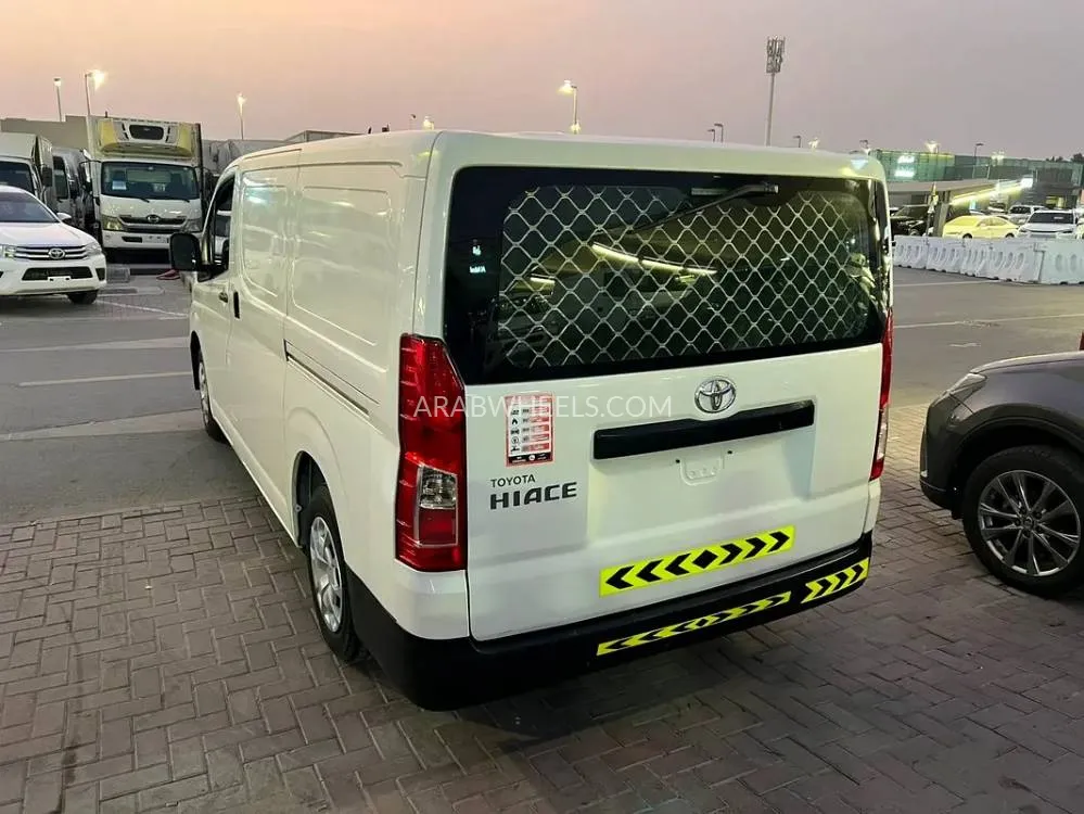 تويوتا هايس 2021 for Sale in الشارقة Image-3