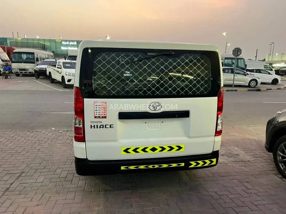 تويوتا هايس 2021 for Sale in الشارقة Image-7