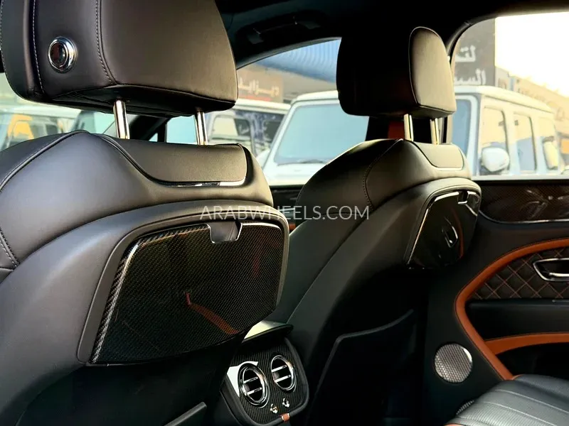Bentley Bentayga 2021 for Sale in Dubai Image-12