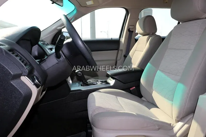 Ford Explorer 2013 for Sale in Abu Dhabi Image-9