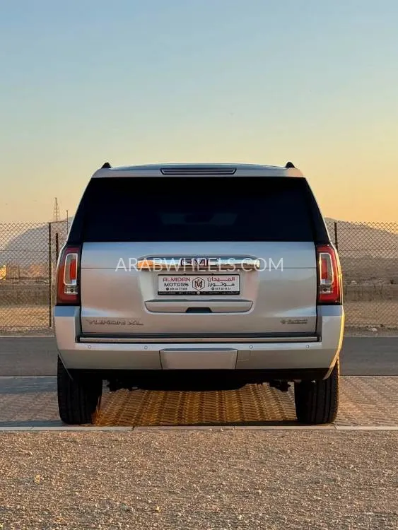 GMC Yukon XL 2019 for Sale in Abu Dhabi Image-9