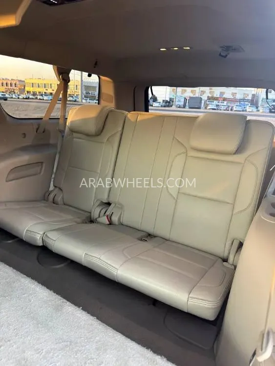 GMC Yukon XL 2019 for Sale in Abu Dhabi Image-18