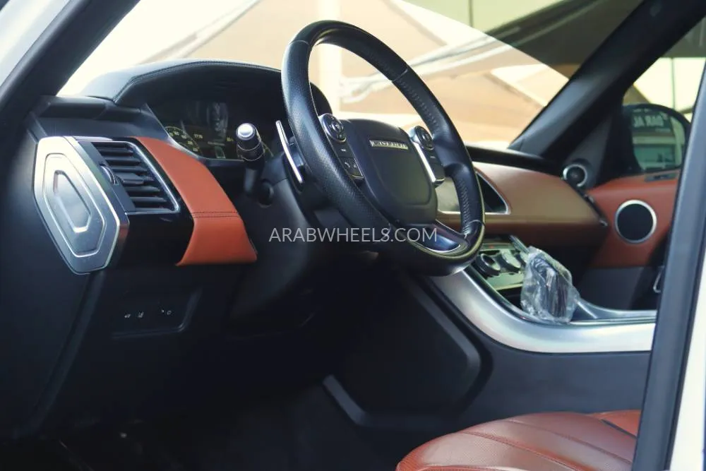 Land Rover Range Rover Sport 2017 for Sale in Sharjah Image-6