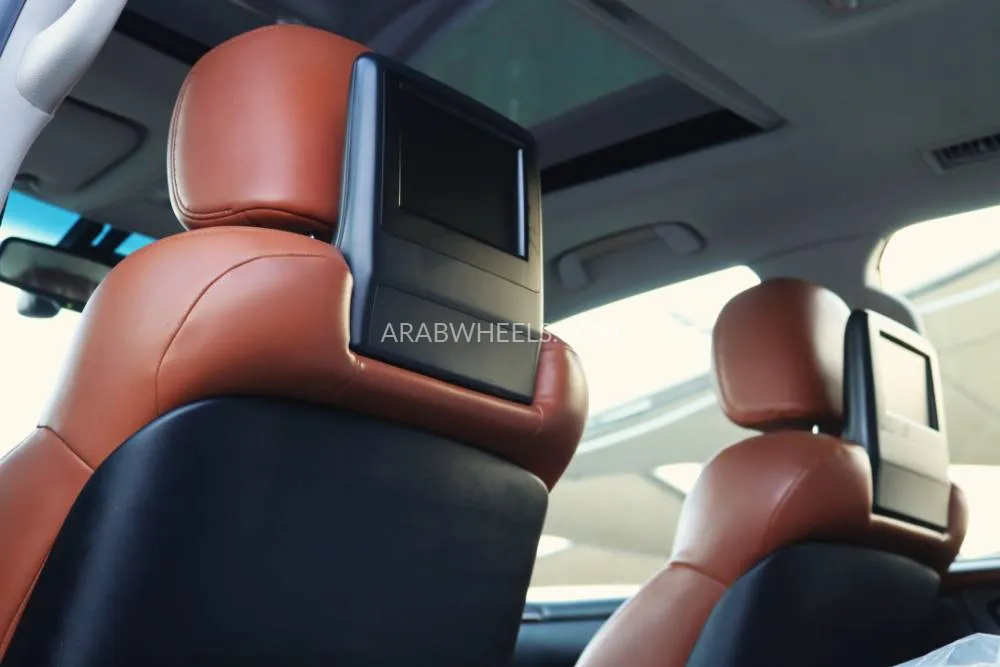 Lexus LX 2013 for Sale in Sharjah Image-9