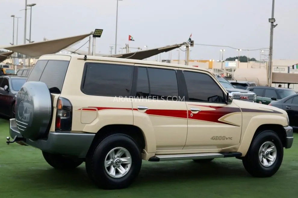 Nissan Patrol 2016 for Sale in Sharjah Image-9