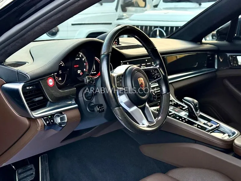 بورشه باناميرا 2017 for Sale in دبي Image-2
