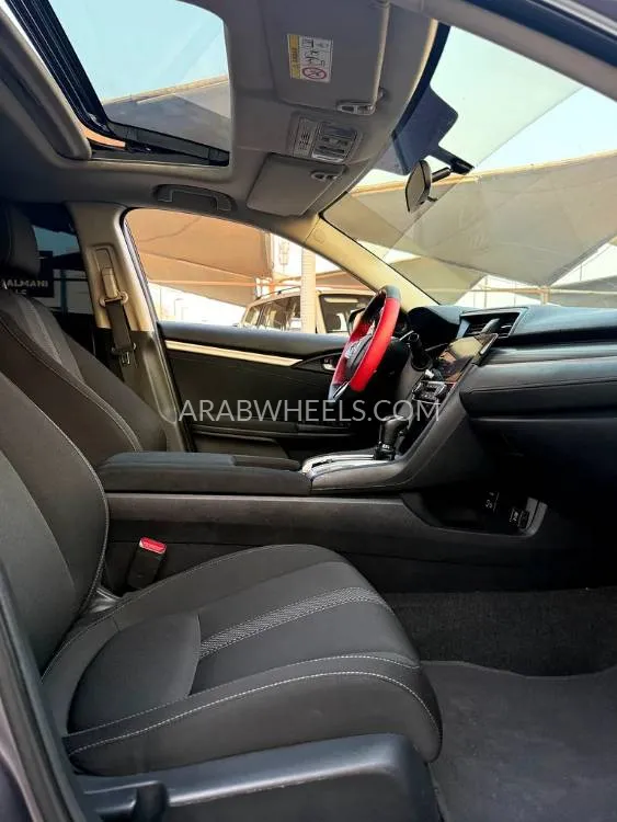 Honda Civic 2019 for Sale in Sharjah Image-16