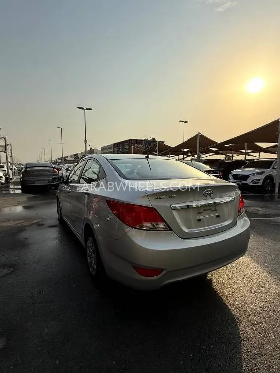 Hyundai Accent 2016 for Sale in Sharjah Image-6