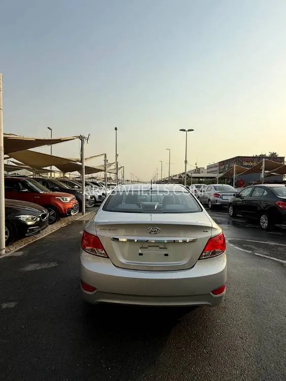 Hyundai Accent 2016 for Sale in Sharjah Image-14