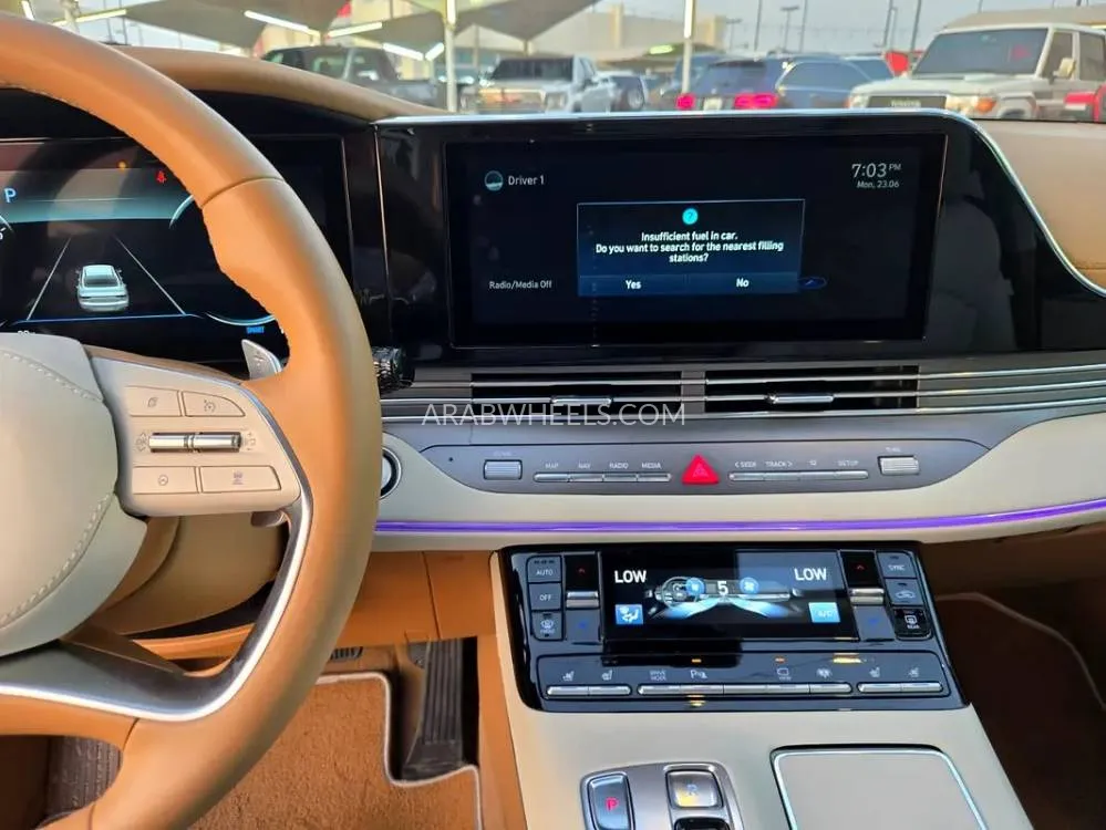 Hyundai Azera 2023 for Sale in Fujairah Image-11