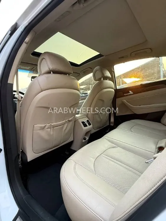 Hyundai Sonata 2015 for Sale in Sharjah Image-2