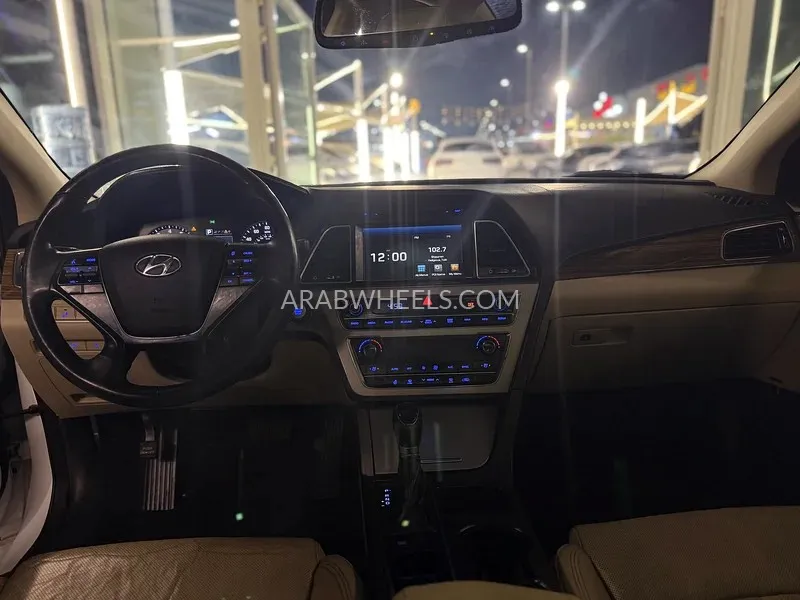 Hyundai Sonata 2015 for Sale in Sharjah Image-3