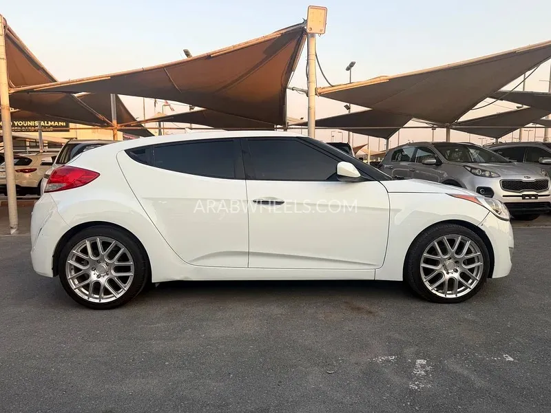 Hyundai Veloster 2014 for Sale in Sharjah Image-7