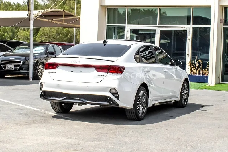 Kia Cerato 2022 for Sale in Sharjah Image-2