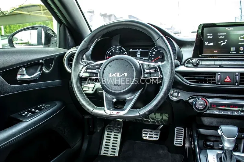 Kia Cerato 2022 for Sale in Sharjah Image-14