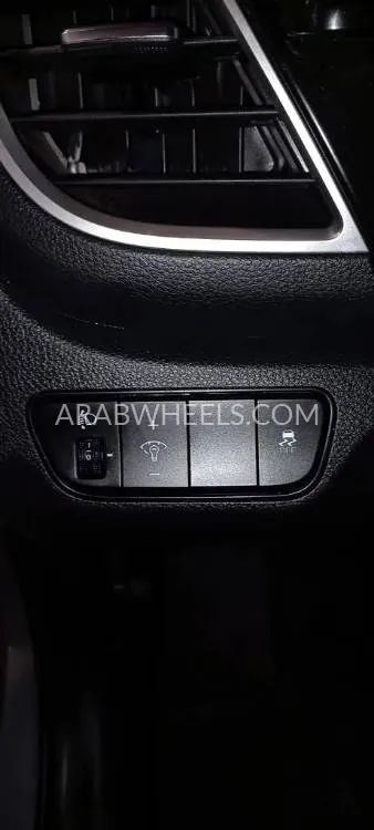 Kia Seltos 2020 for Sale in Sharjah Image-4