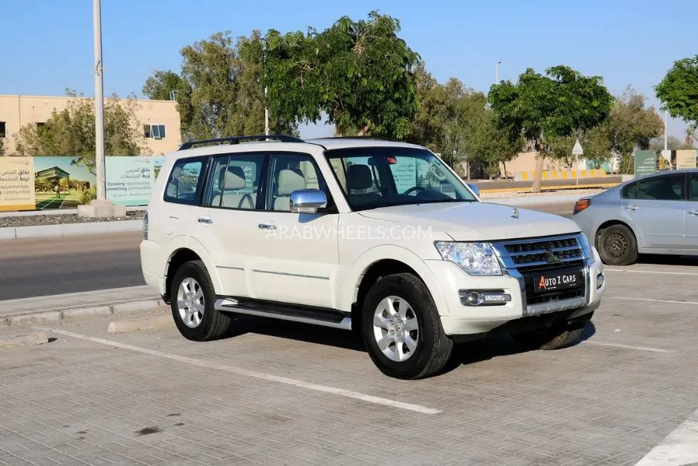 Mitsubishi Pajero 2019 for Sale in Abu Dhabi Image-10