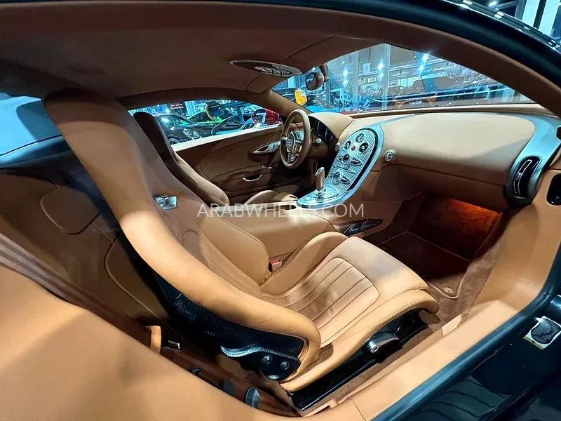 بوغاتي فيرون 2009 for Sale in دبي Image-12