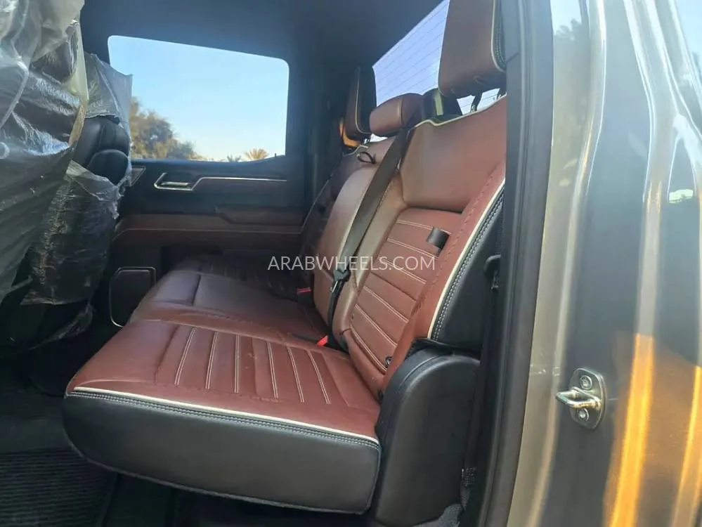 GMC Sierra 2023 for Sale in Fujairah Image-8