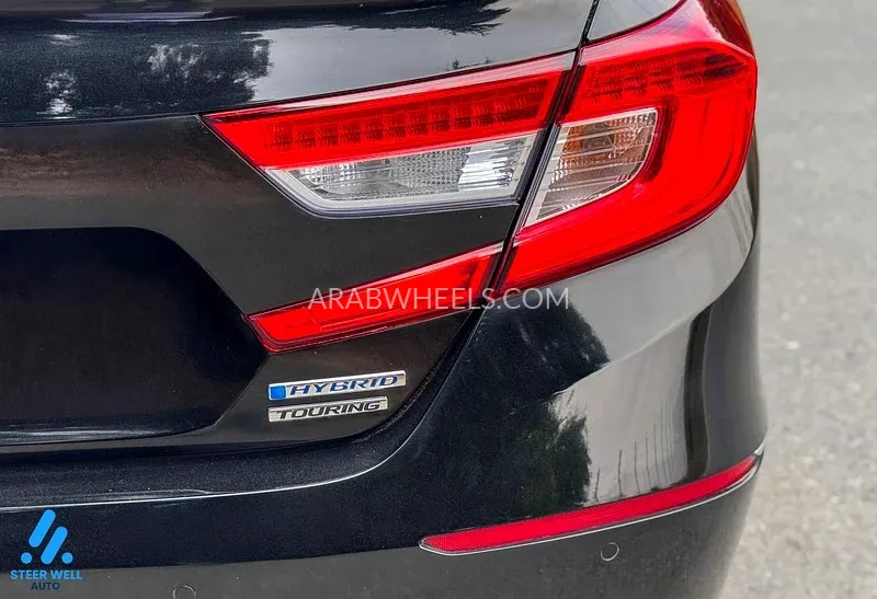 Honda Accord 2018 for Sale in Sharjah Image-7