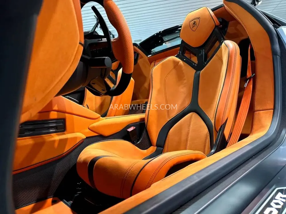 Lamborghini Aventador 2020 for Sale in Dubai Image-3