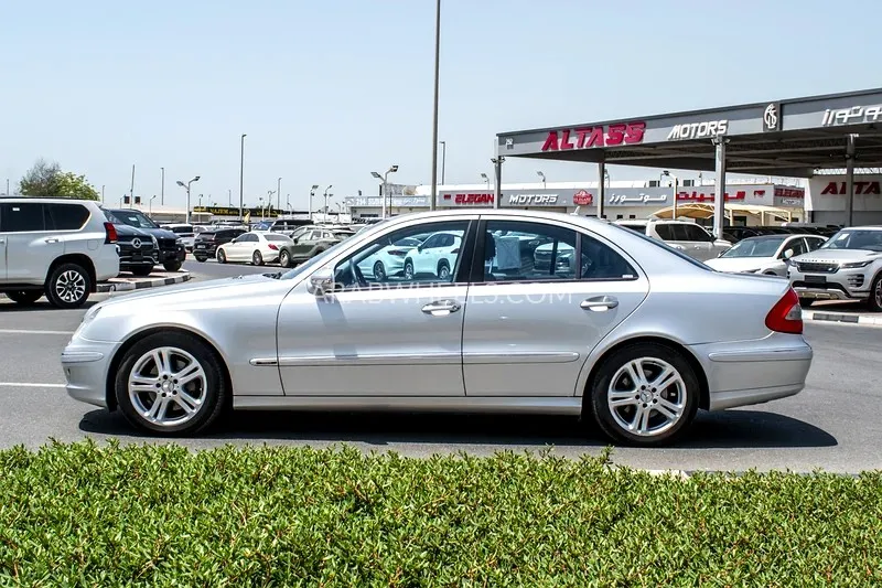 Mercedes Benz E Class 2008 for Sale in Dubai Image-12