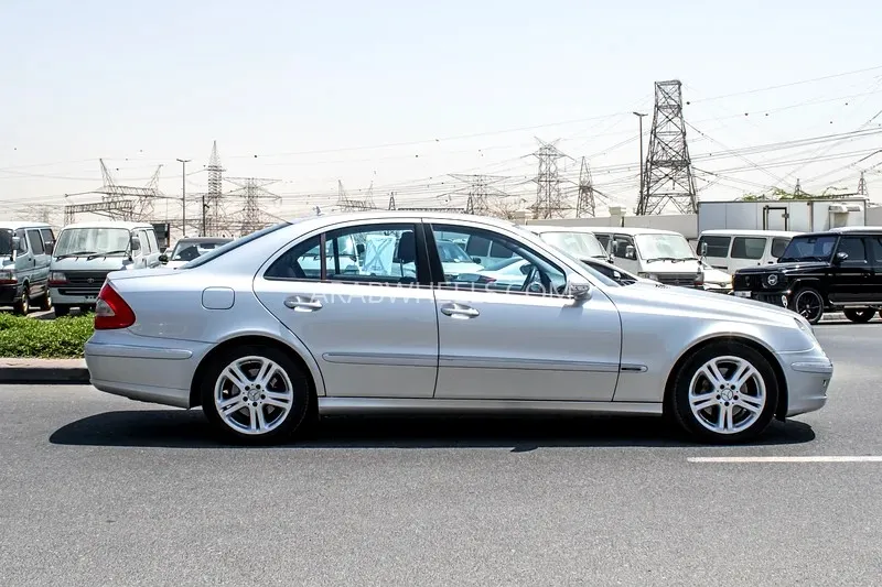 Mercedes Benz E Class 2008 for Sale in Dubai Image-13