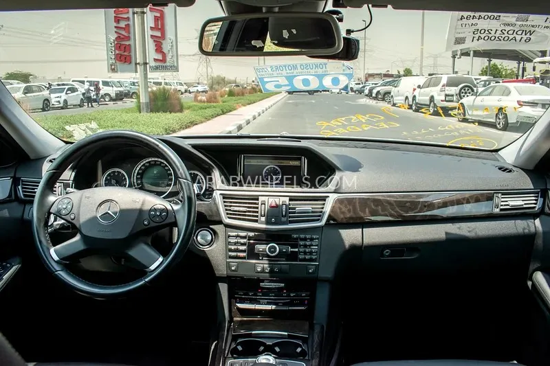 Mercedes Benz E Class 2009 for Sale in Dubai Image-10