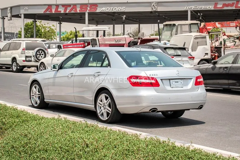 Mercedes Benz E Class 2009 for Sale in Dubai Image-7