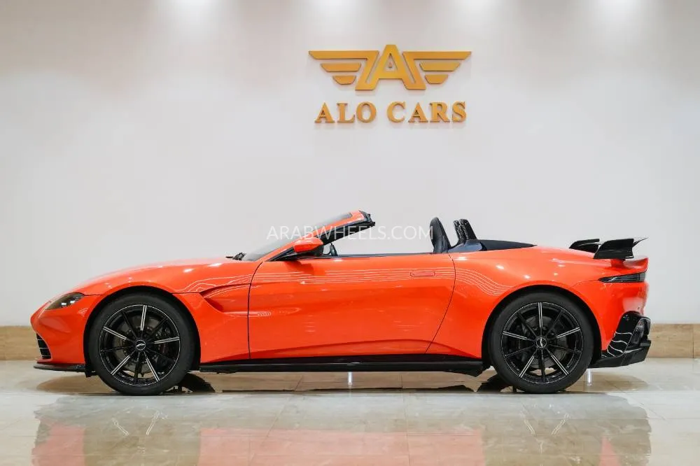 Aston Martin Vantage 2022 for Sale in Dubai Image-3