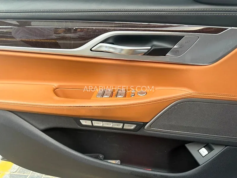 بي إم دبليو الفئة السابعة 2016 for Sale in عجمان Image-17