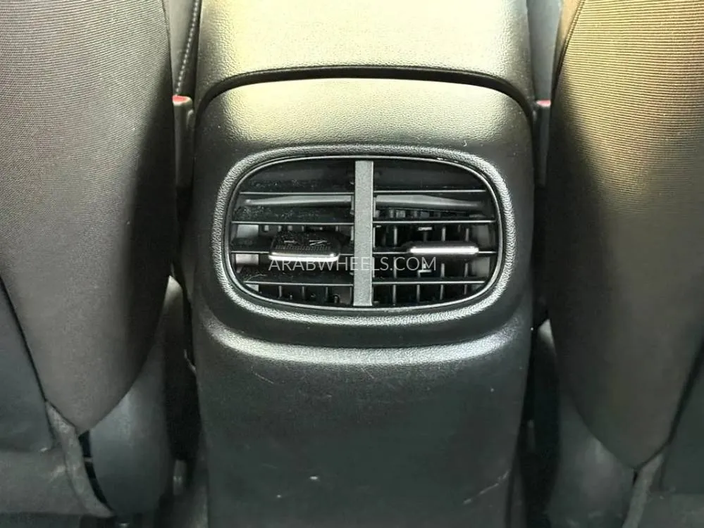 Hyundai Elantra 2021 for Sale in Sharjah Image-4