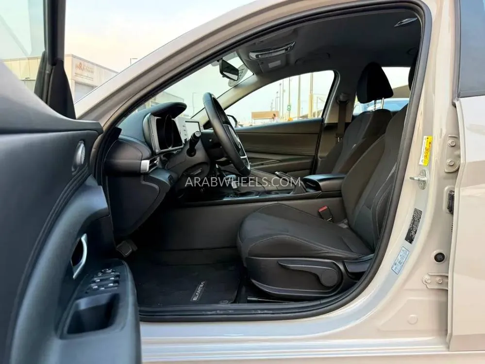 Hyundai Elantra 2021 for Sale in Sharjah Image-6