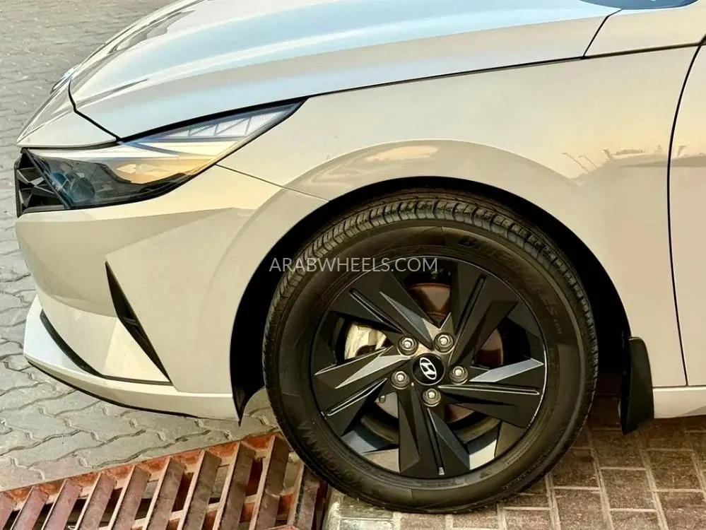 Hyundai Elantra 2021 for Sale in Sharjah Image-7