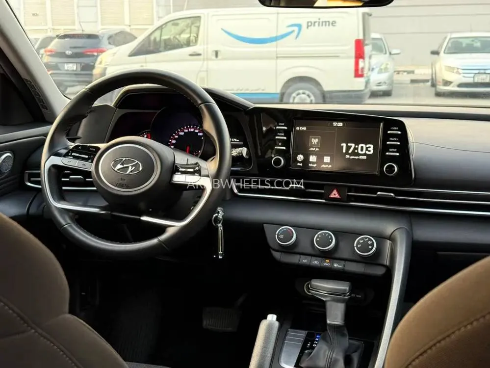 Hyundai Elantra 2021 for Sale in Sharjah Image-16