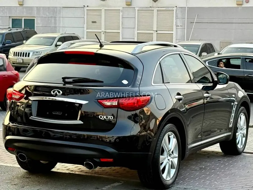 إنفينيتي QX70 2018 for Sale in الشارقة Image-14
