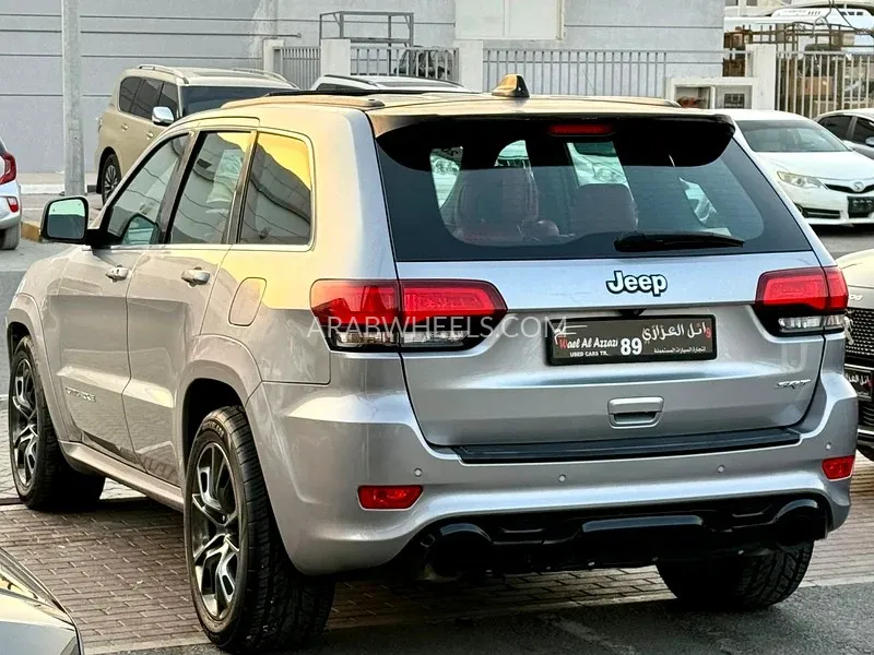 Jeep Cherokee 2015 for Sale in Sharjah Image-6