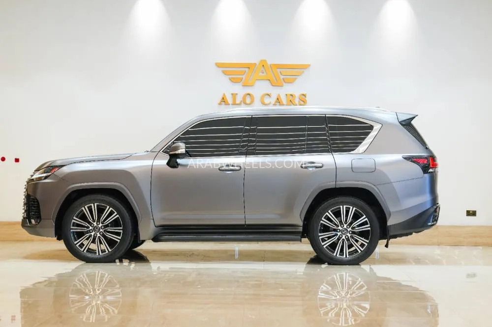 Lexus LX 2023 for Sale in Dubai Image-3