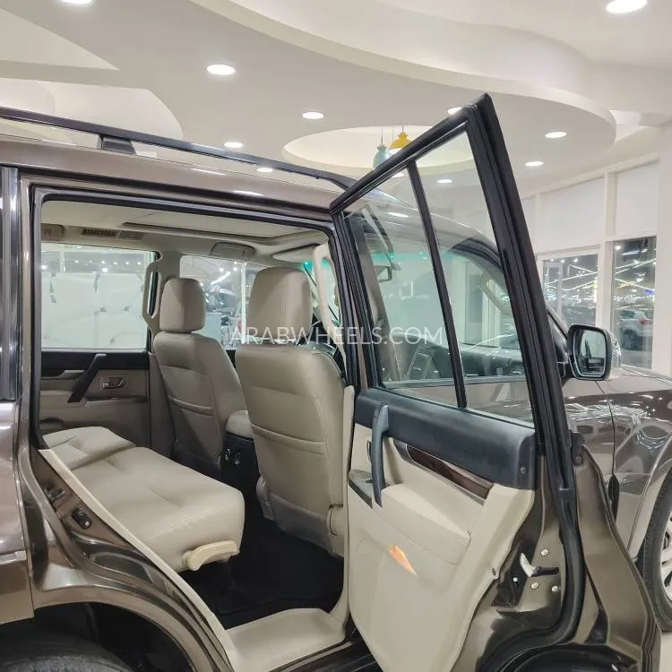 Mitsubishi Pajero 2019 for Sale in Sharjah Image-7