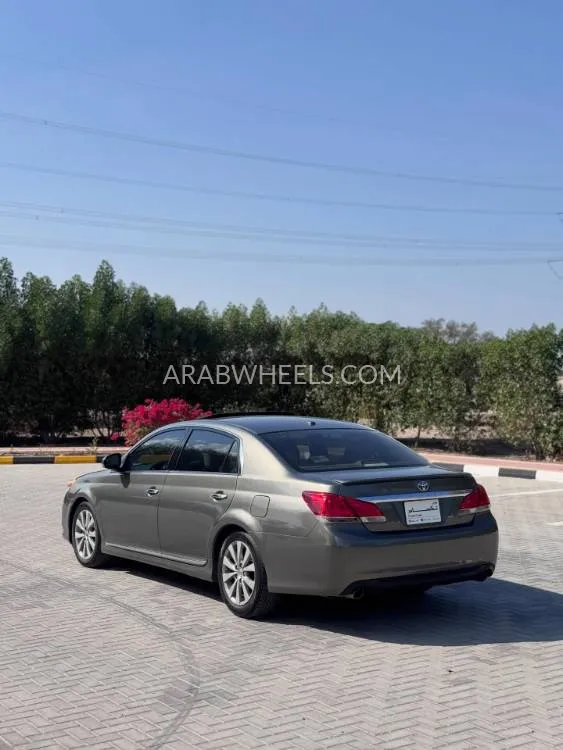 Toyota Avalon 2012 for Sale in Ras Al Khaimah Image-7