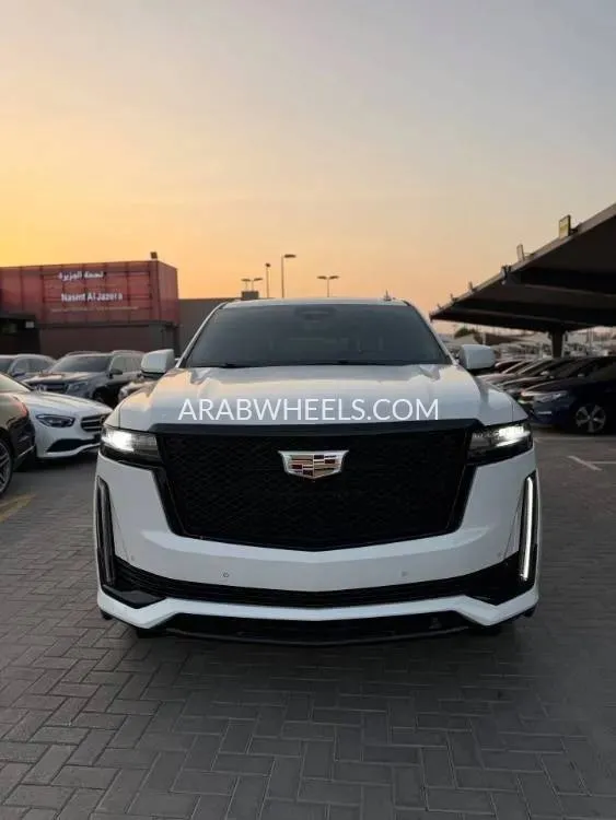 كاديلاك إسكاليد 2023 for Sale in الشارقة Image-3