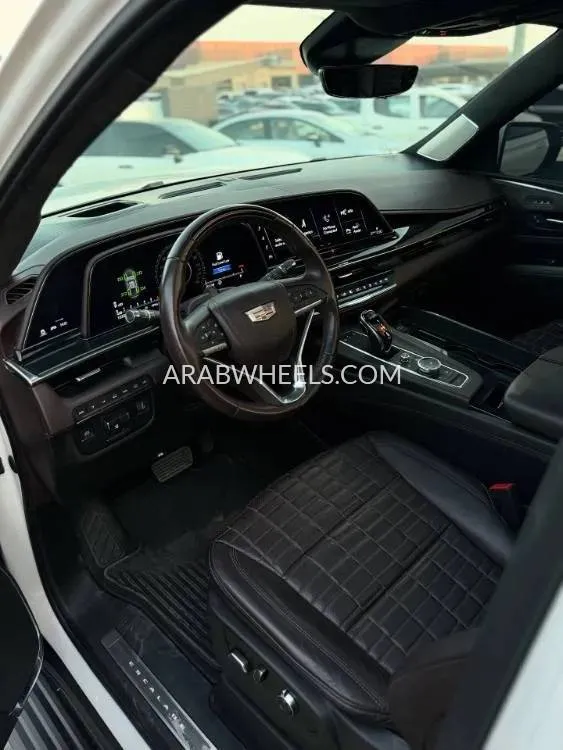 كاديلاك إسكاليد 2023 for Sale in الشارقة Image-7