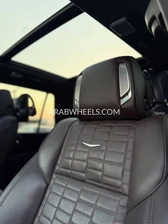 كاديلاك إسكاليد 2023 for Sale in الشارقة Image-12
