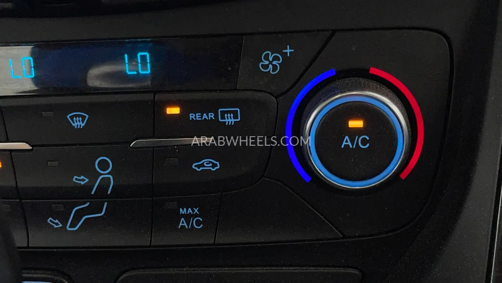 Ford Escape 2019 for Sale in Dubai Image-41