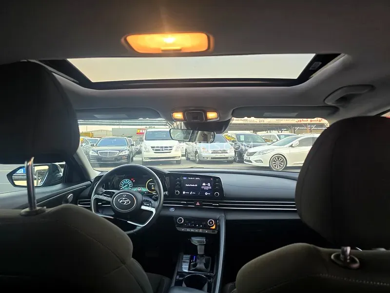 Hyundai Elantra 2022 for Sale in Ajman Image-6